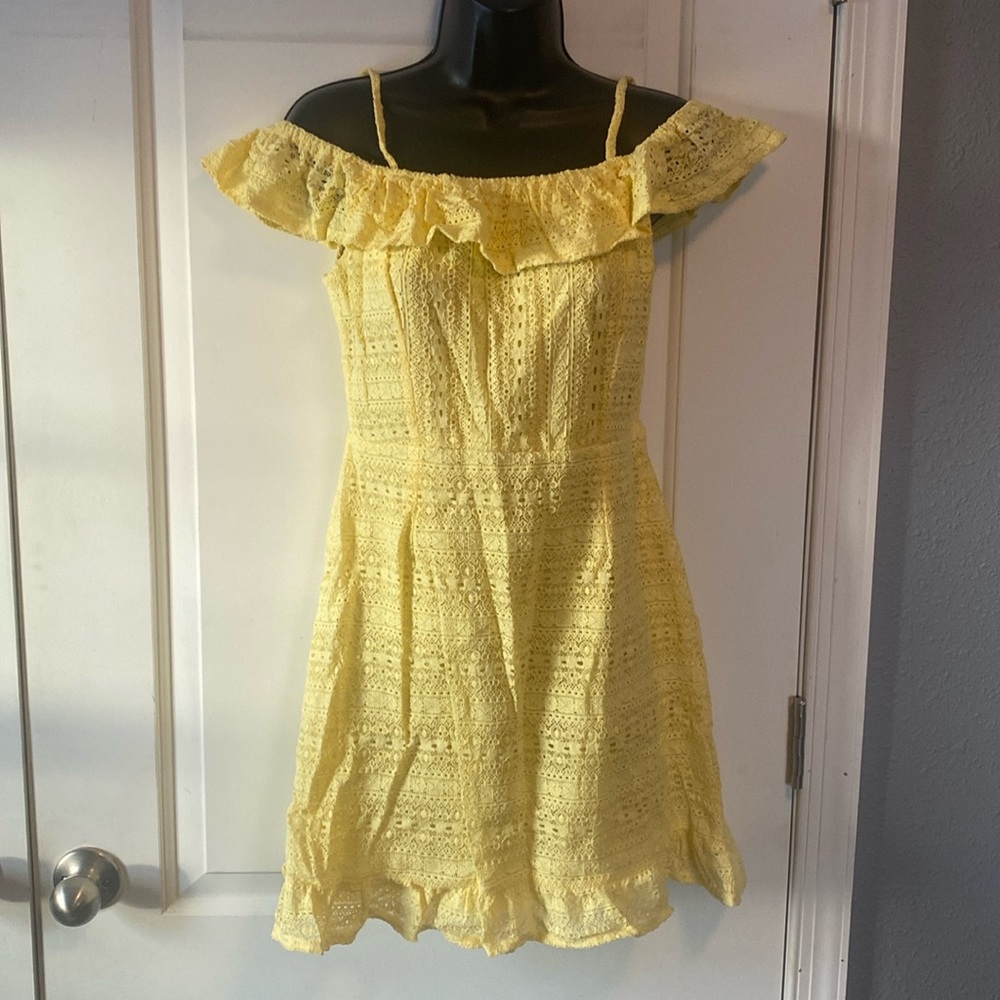 Size medium yellow dress